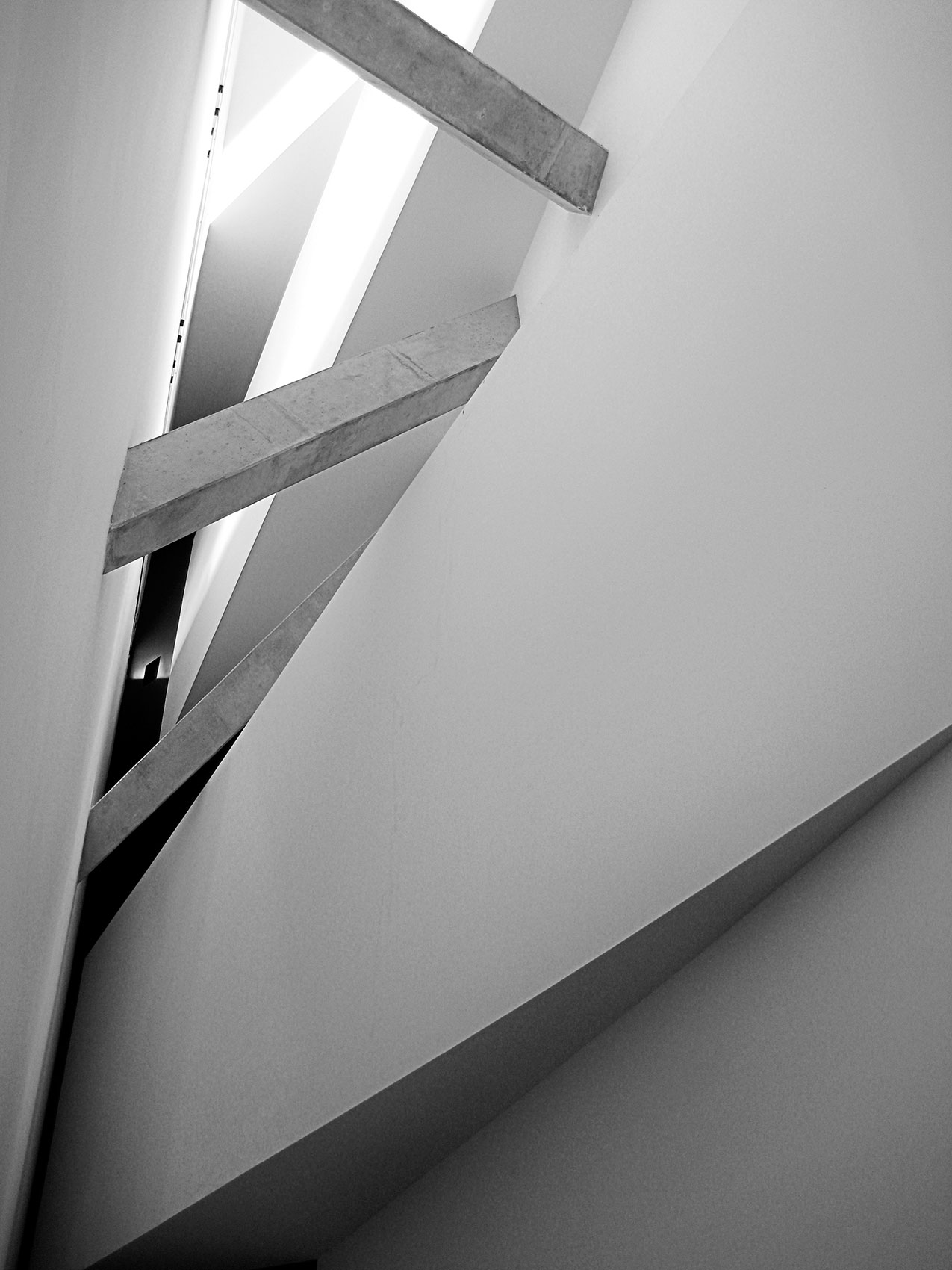Modern Geometric Beams & High Windows • Architecture & Interior Photography