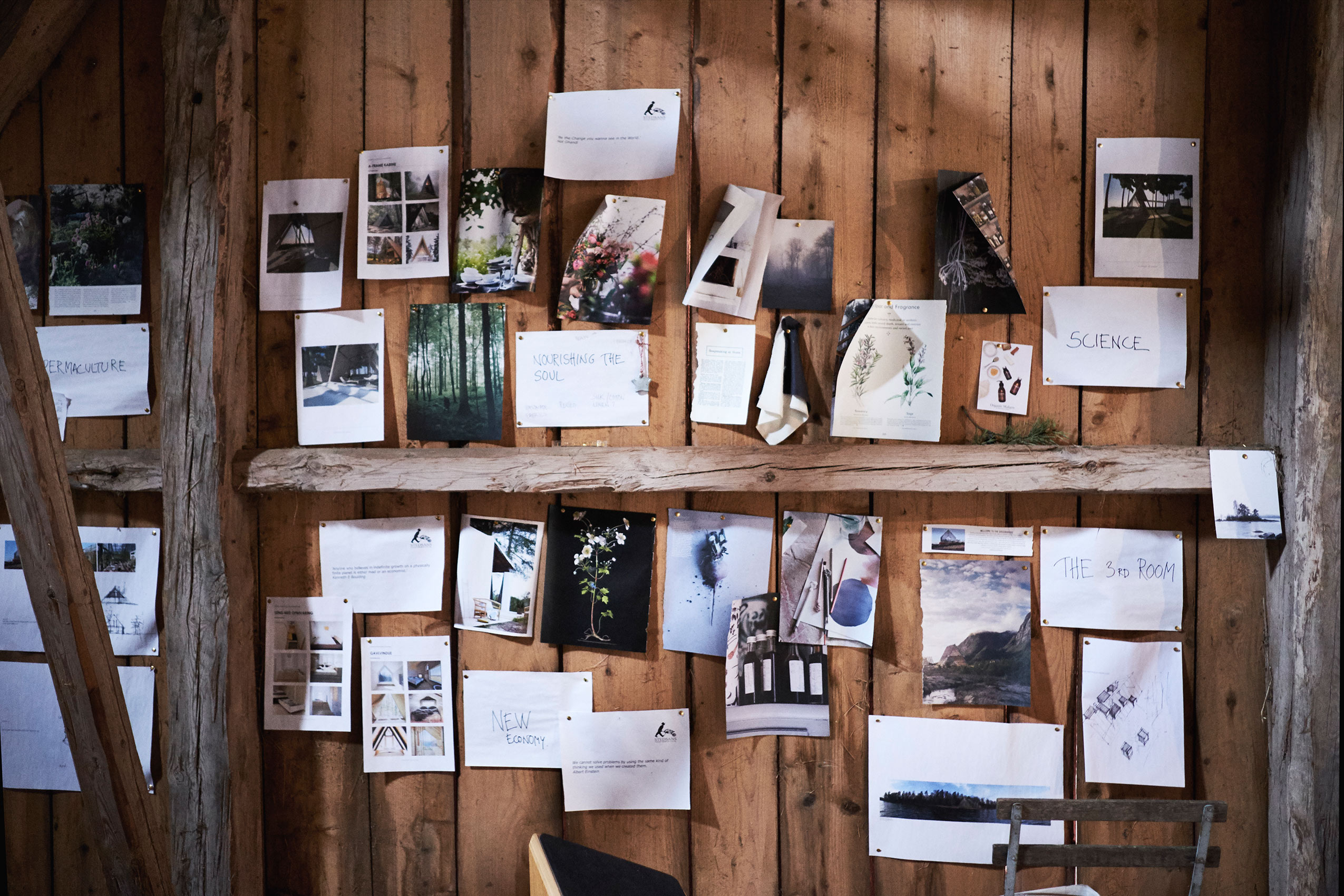 Stedsans in the Woods • Mood Board with Pins on Wooden Cabin Wall • Lifestyle & Editorial Food Photography