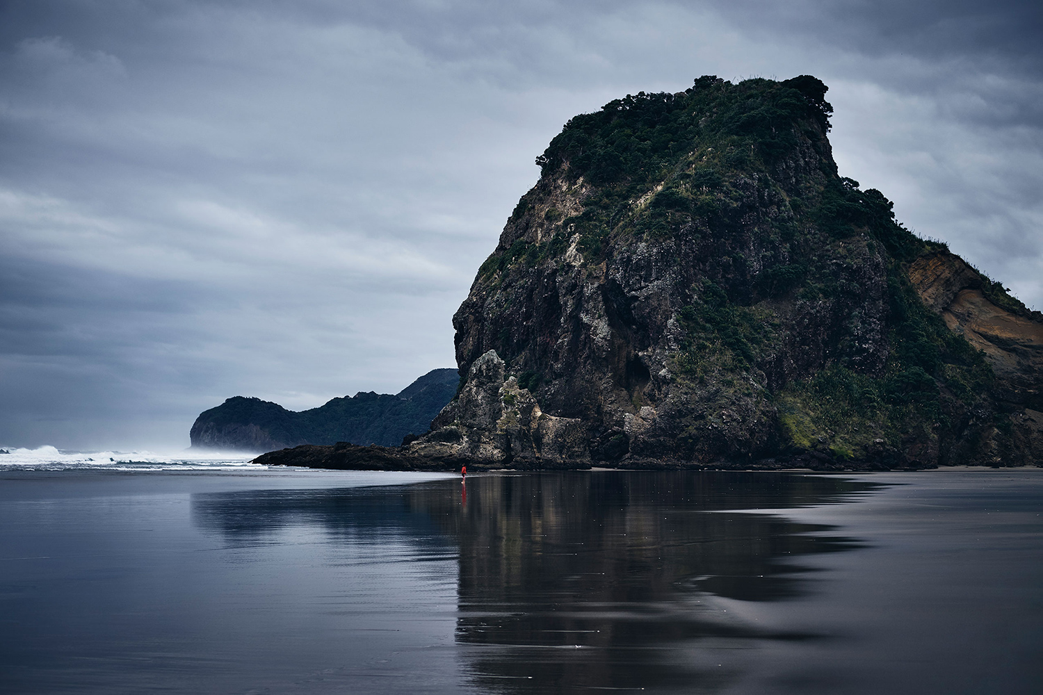 Dark Piha Landscape • Design Assembly Aeotearoa New Zealand Photographers • Fine Art & Landscape Photography